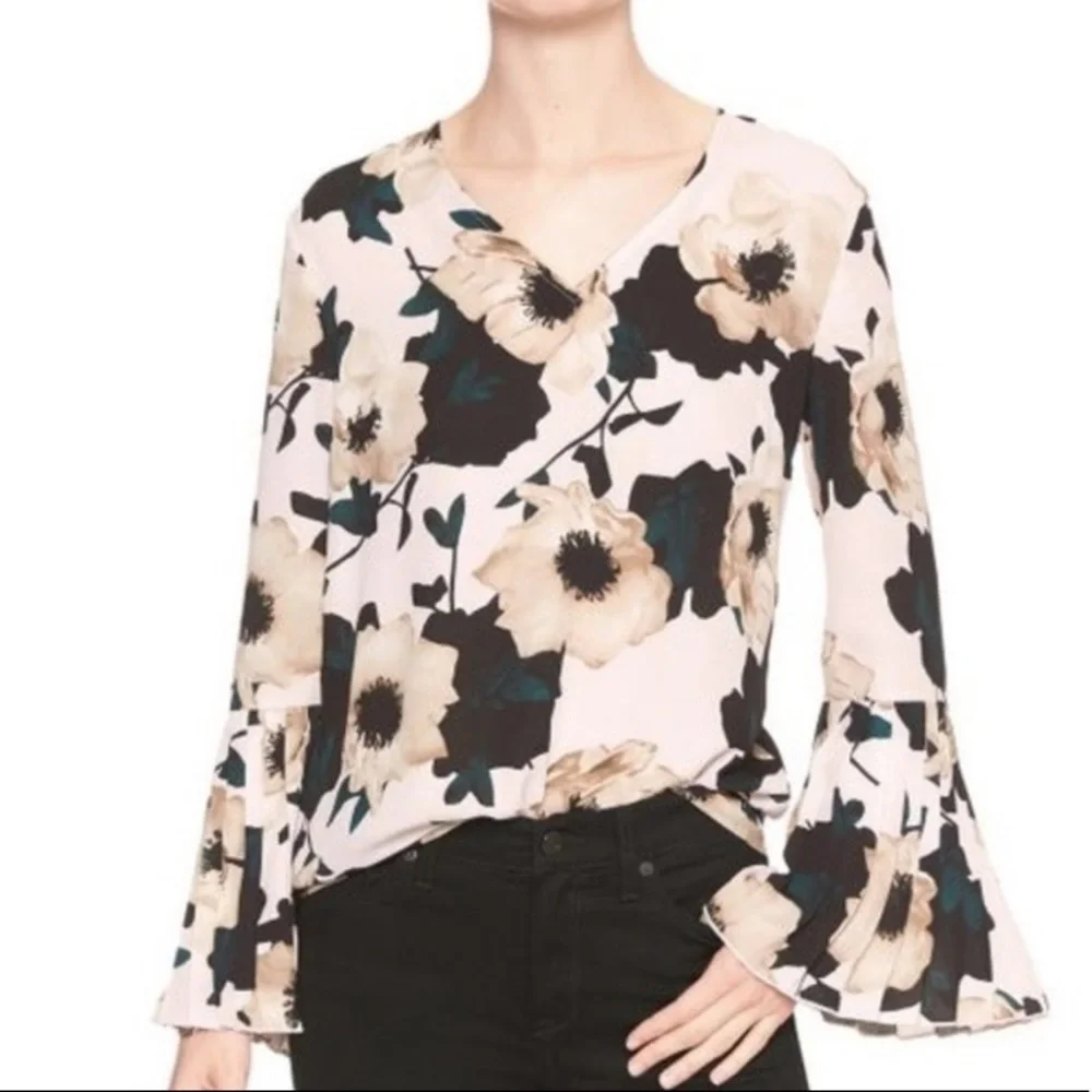 Banana Republic Floral Pleated Bell Sleeve Top PS - Picture 2 of 7